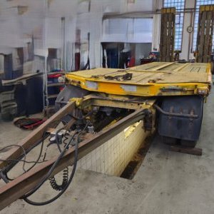 foto 30/24t tieflader anhänger 3achsen Schwarzmüller