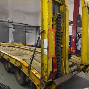 foto 30/24t tieflader anhänger 3achsen Schwarzmüller